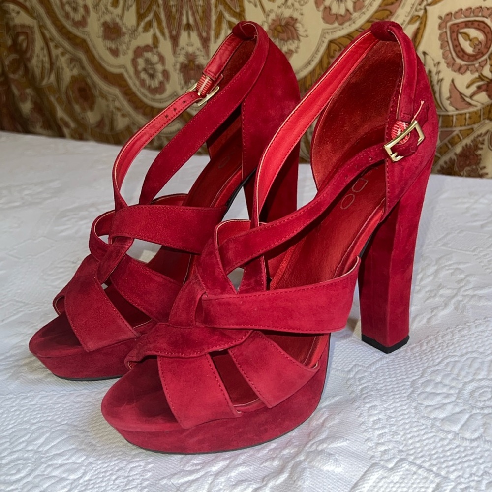 Aldo red heels size 40 EUR/8.5 US